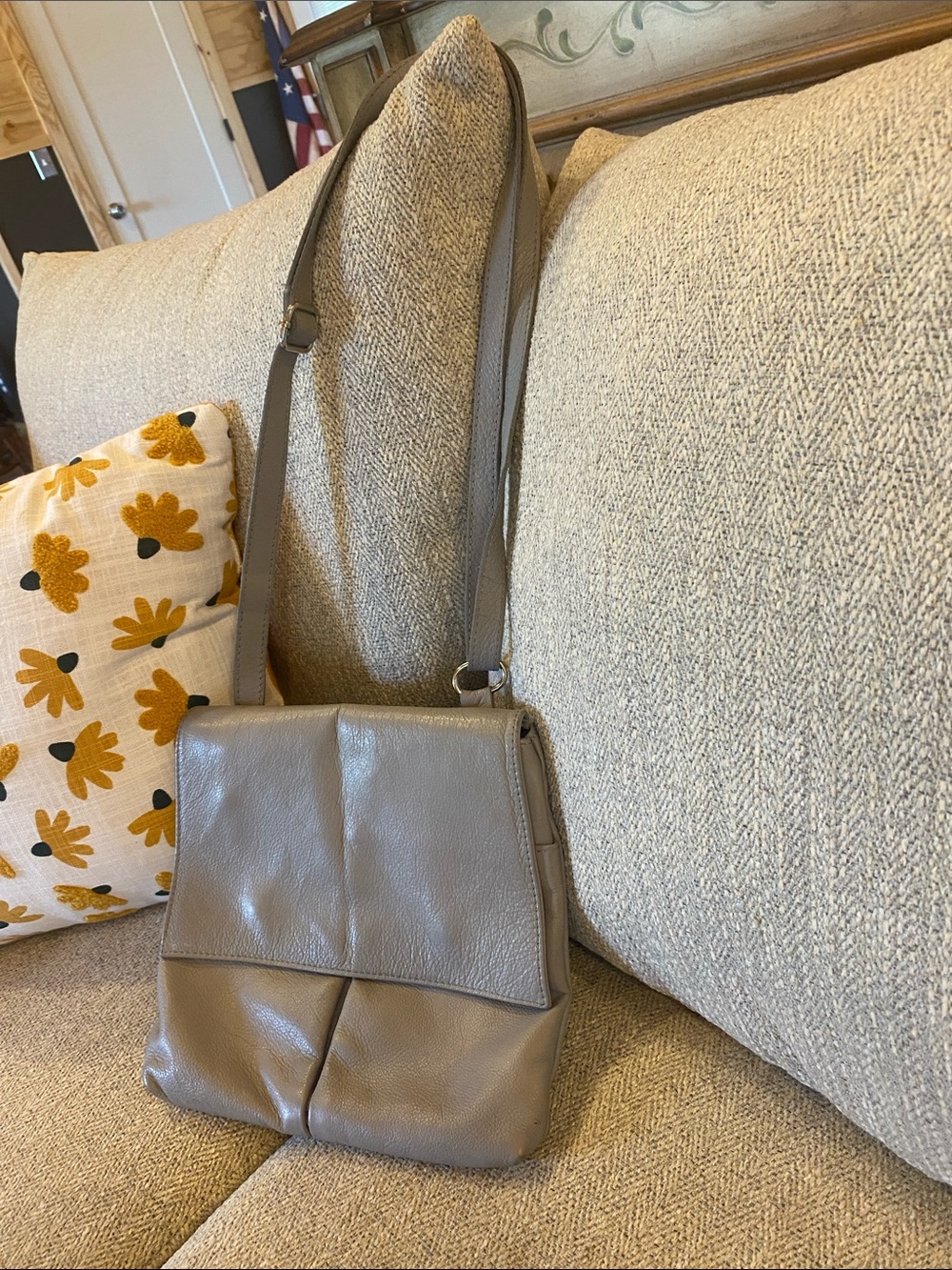 Genuine Leather Crossbody Bag - Taupe Borse in Pelle made in Italy minimalist